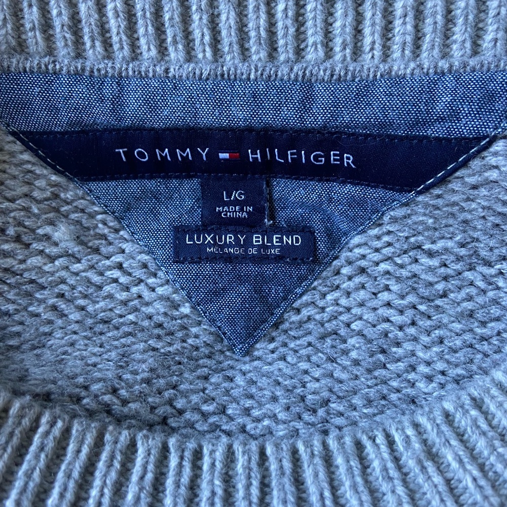 Tommy Knit - Picture 2 of 2